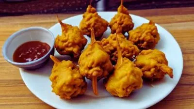 ভাজাপোড়া খাবারের তালিকা সহ গরম গরম পকোড়া, সমুচা ও স্ন্যাক্স