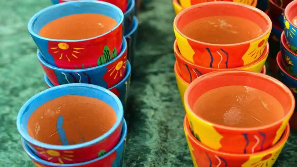 বাংলাদেশের ঐতিহ্যবাহী মাটির তৈজসপত্র হস্তশিল্প ও গ্রামীণ কারিগরের তৈরি শিল্পকর্ম