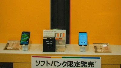 Flagship Smartphone vs Premium Phone – আধুনিক স্মার্টফোনের বৈশিষ্ট্য ও তুলনামূলক বিশ্লেষণ