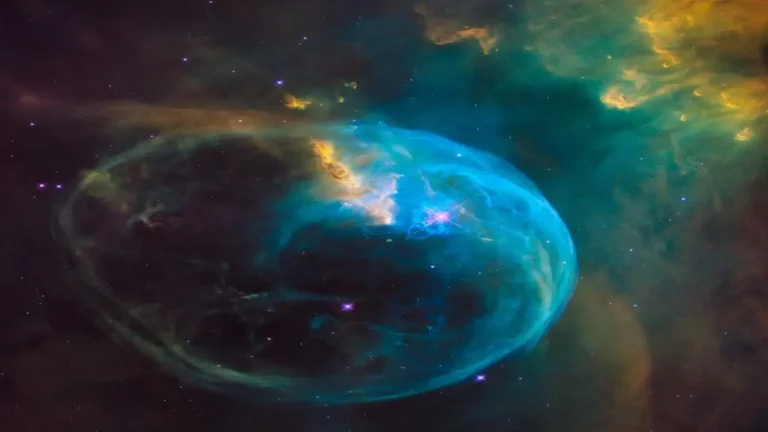 ছায়াপথের গঠন ও সৌন্দর্য তুলে ধরা মহাকাশের একটি দৃষ্টিনন্দন ছবি