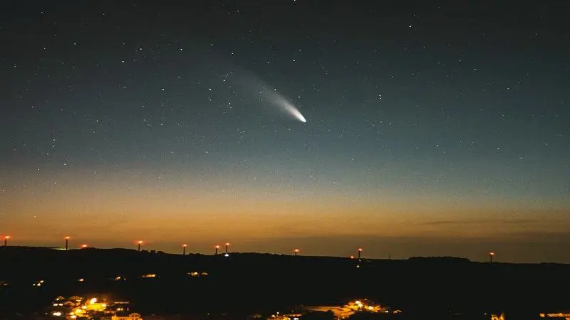 ধূমকেতু কিভাবে তৈরি হয়: বরফ, ধূলিকণা ও গ্যাসের মহাজাগতিক গঠন প্রক্রিয়া