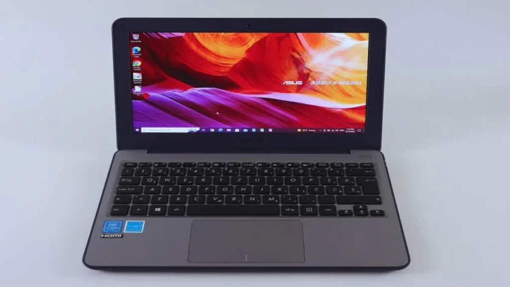 শিক্ষার্থীদের জন্য সাশ্রয়ী ল্যাপটপ — বাজেটের মধ্যে ভালো পারফরম্যান্সের ল্যাপটপের ছবি