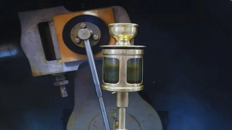 ঠান্ডা আবহাওয়ার জন্য সঠিক ইঞ্জিন অয়েল ব্যবহারের ছবি