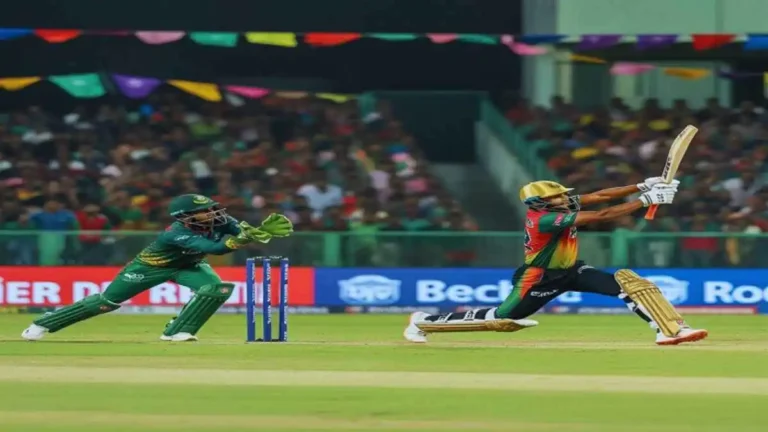 বিপিএল ম্যাচ চলাকালীন দুই দলের মধ্যে উত্তেজনাপূর্ণ ক্রিকেট লড়াই