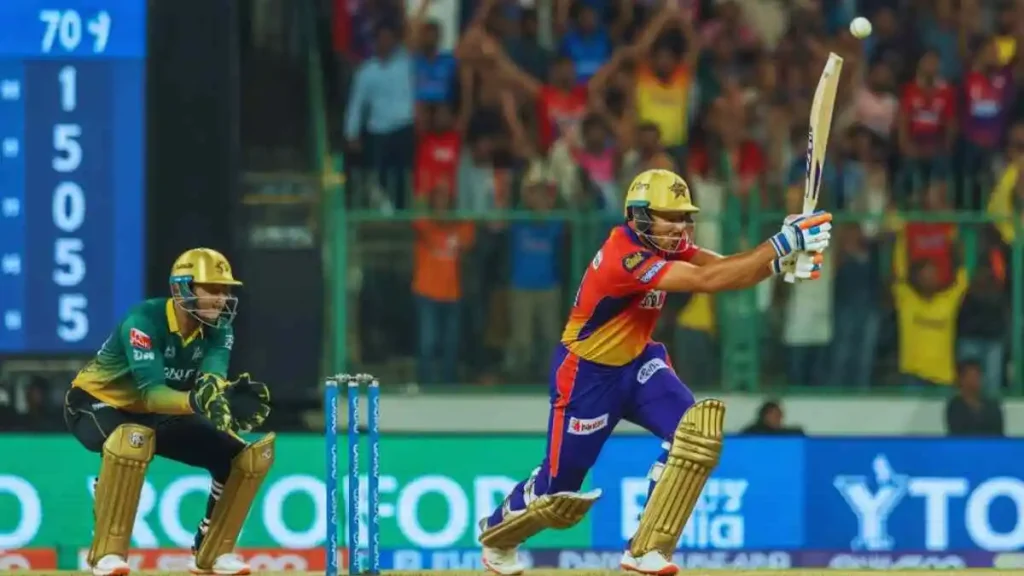 আইপিএল ম্যাচ এ দুই দলের ক্রিকেটারদের উত্তেজনাপূর্ণ খেলার মুহূর্ত